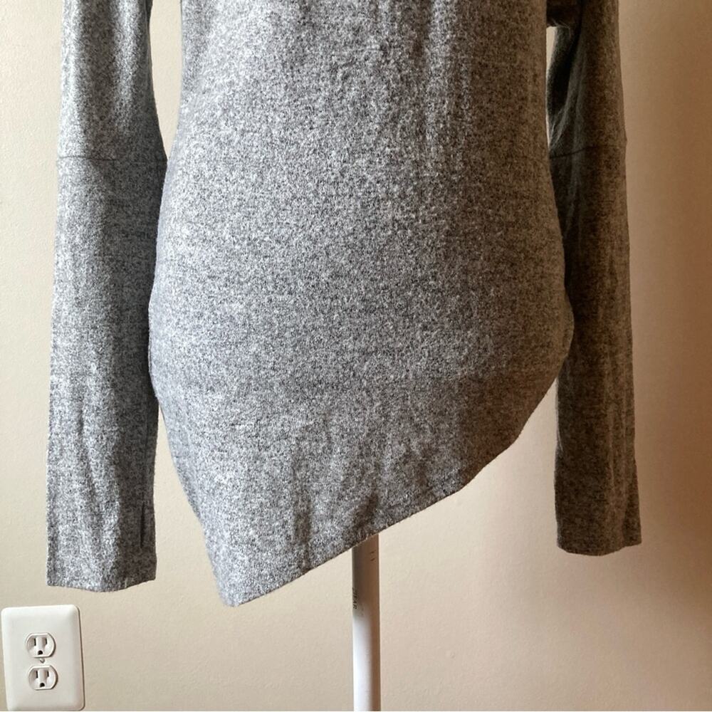Stella & Dot Sweater Asymmetrical Grey Size Small - Picture 4 of 9